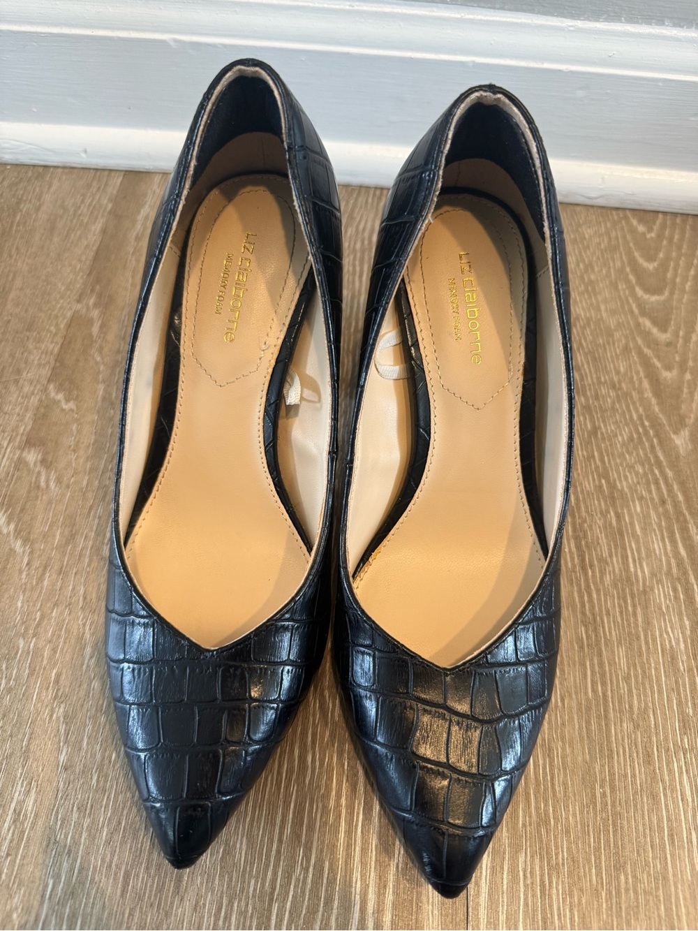 Liz Claiborne Black Croc-Embossed Pointed Chunky Heel
